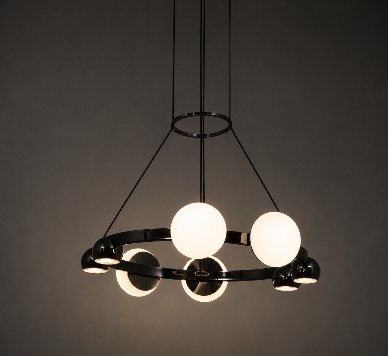 Chandelier White Ball Round - Black